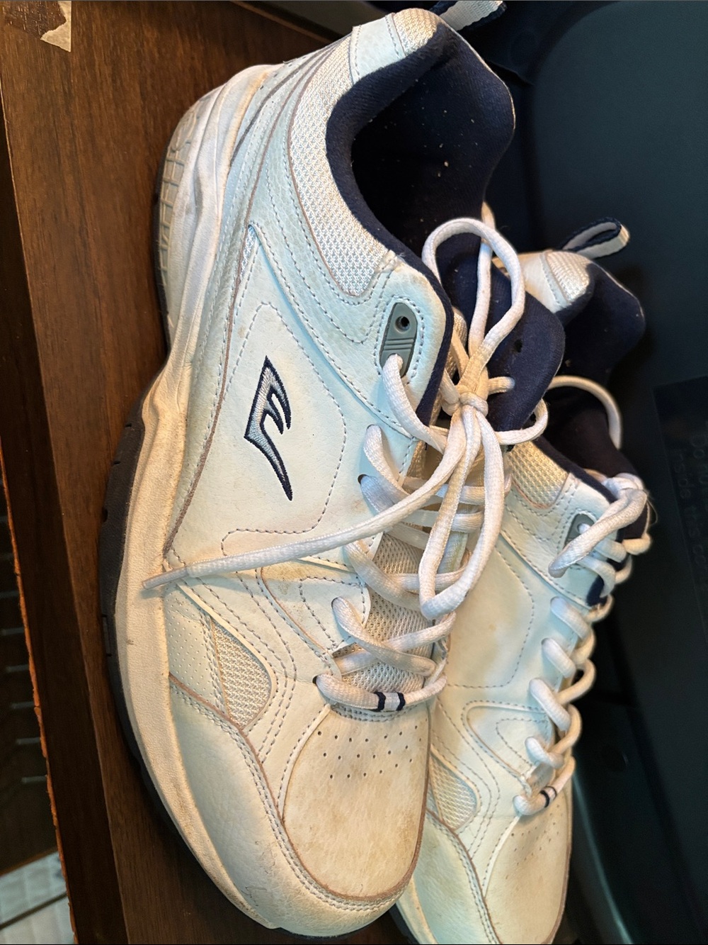 Everlast Tennis Shoes